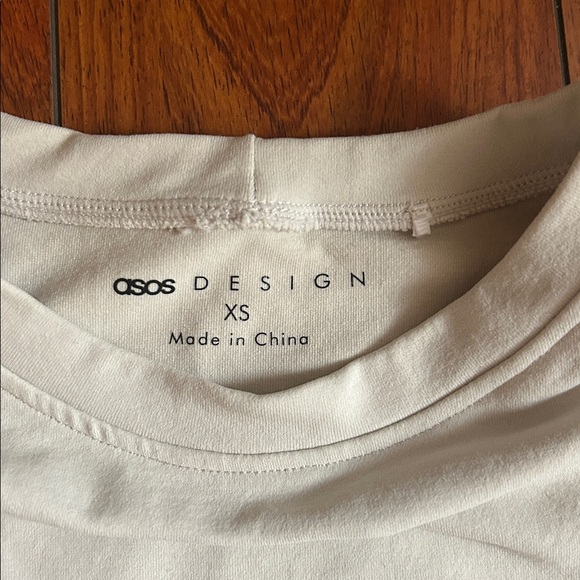white asos design long sleeve - Picture 2 of 3